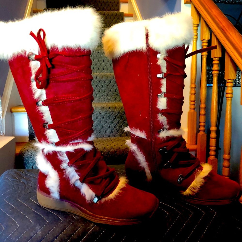 Women’s boots with fur cuff new never worn